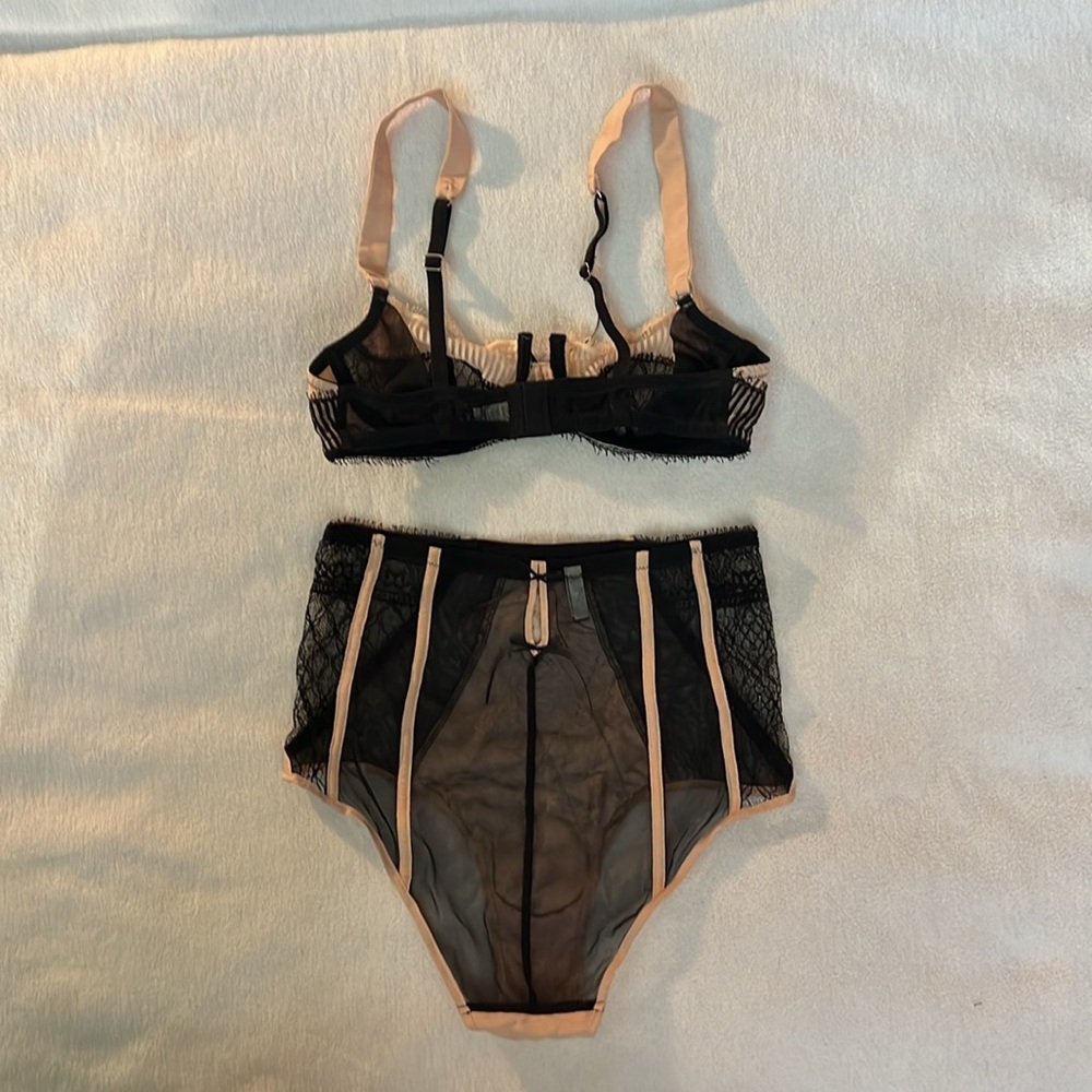 NWOT Valery luxury bra and panty set size small - Picture 2 of 7